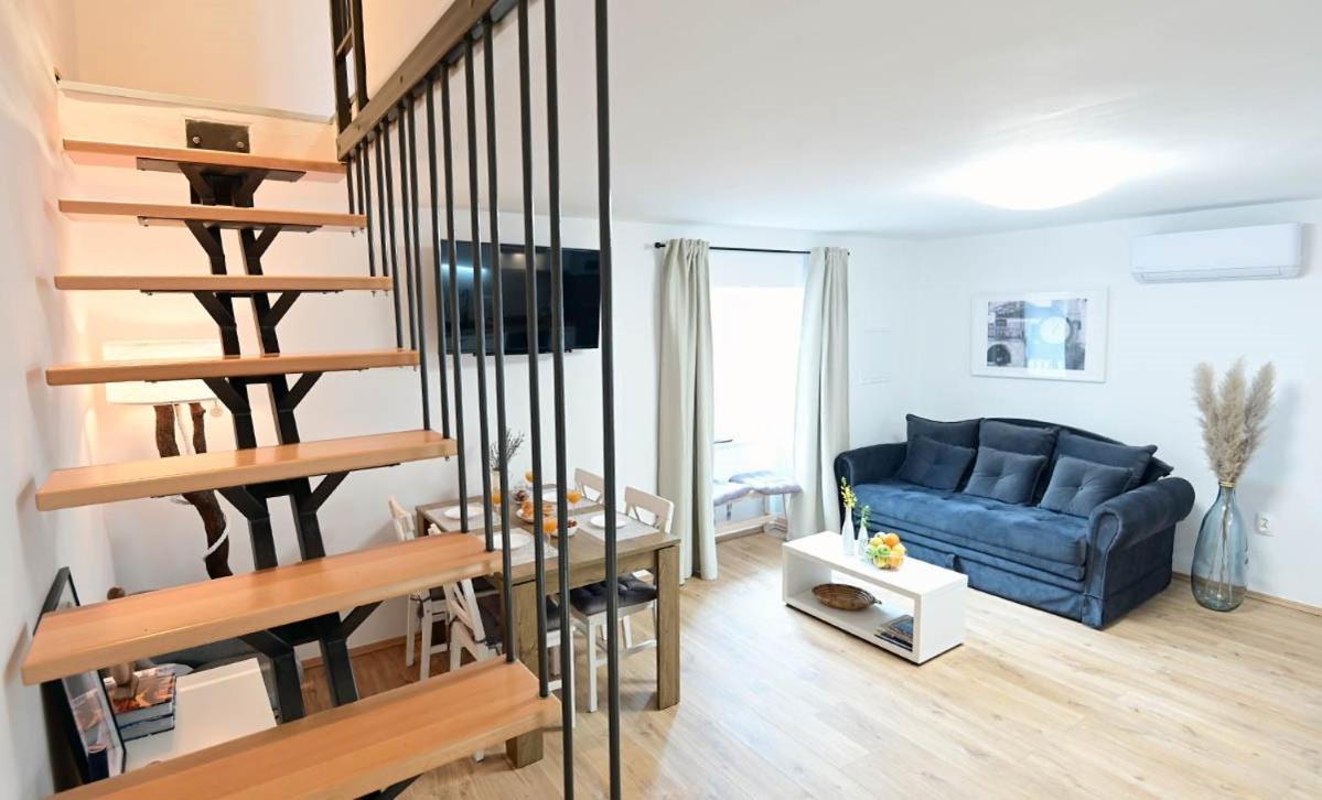 Apartment D & Studio L Dobrinj Zewnętrze zdjęcie