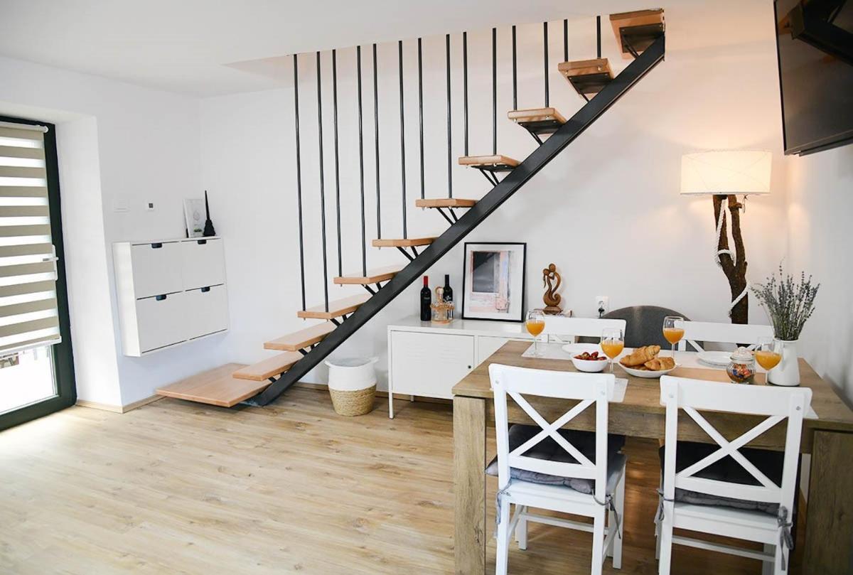 Apartment D & Studio L Dobrinj Zewnętrze zdjęcie