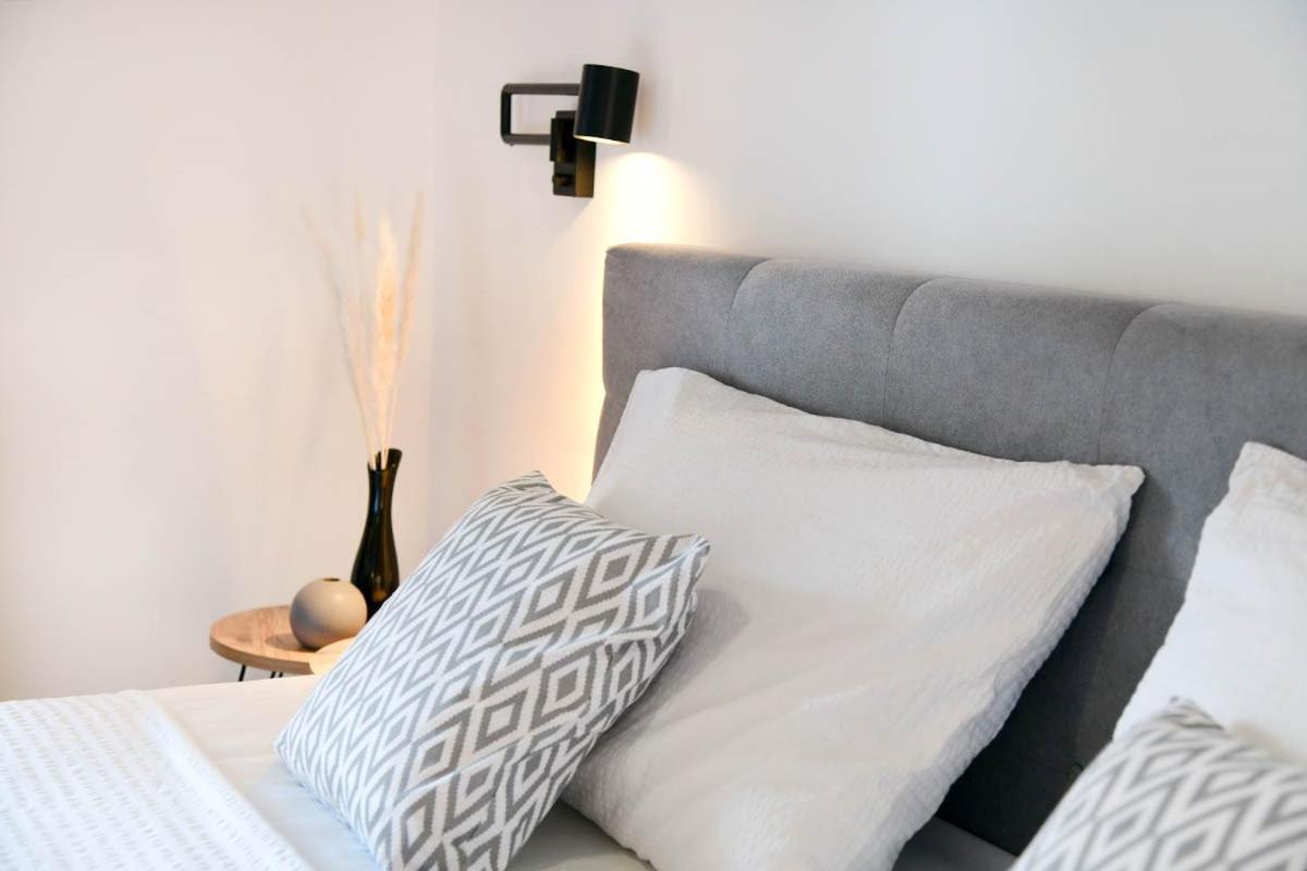 Apartment D & Studio L Dobrinj Zewnętrze zdjęcie