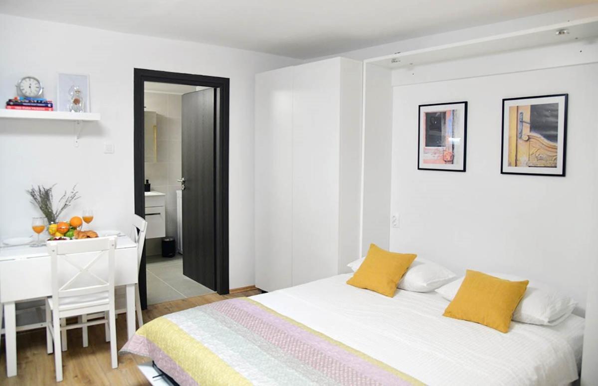 Apartment D & Studio L Dobrinj Zewnętrze zdjęcie