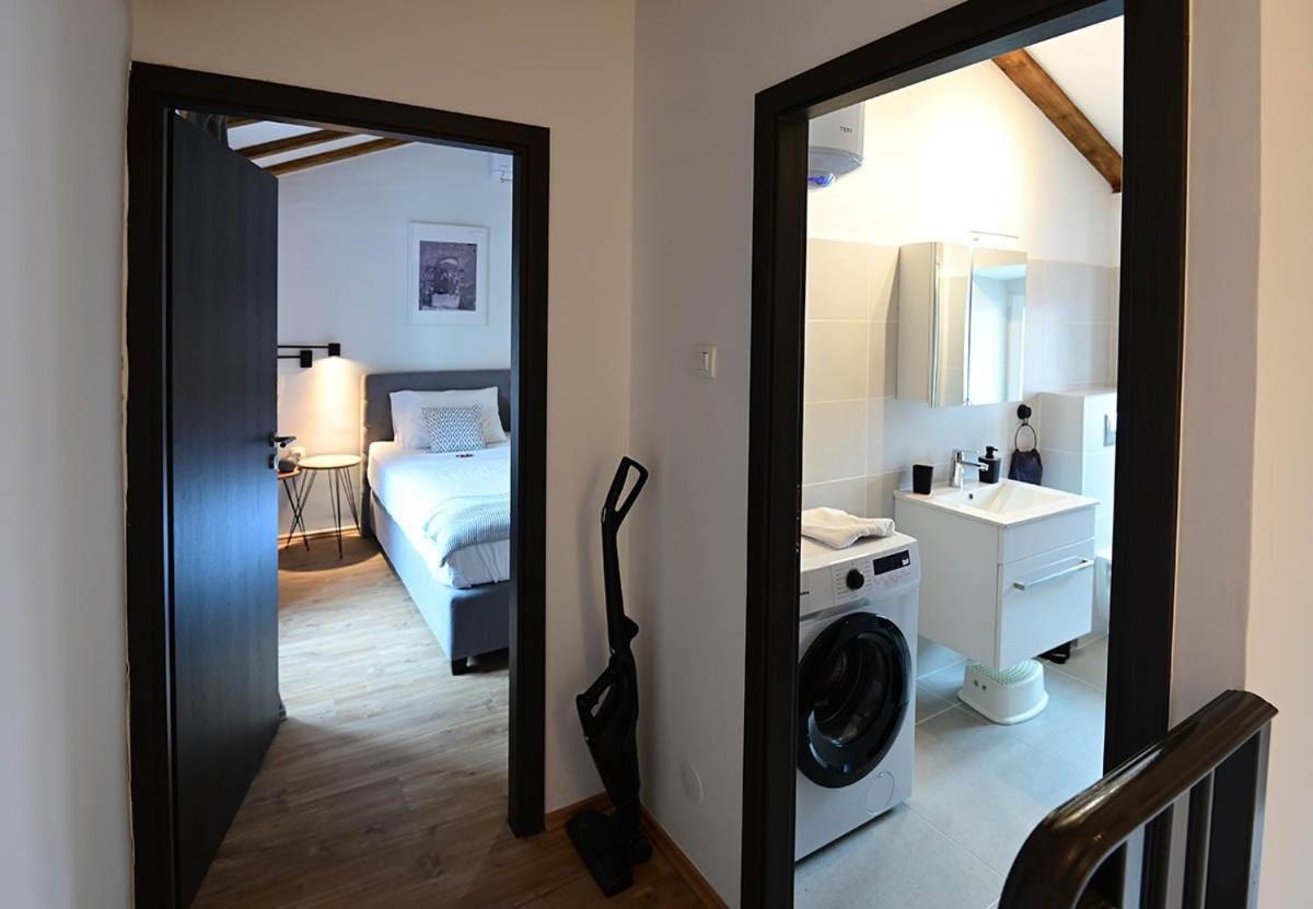 Apartment D & Studio L Dobrinj Zewnętrze zdjęcie